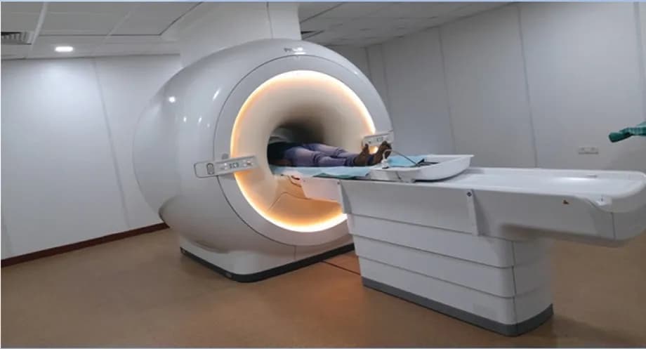 Diagnostics & Laboratories